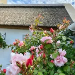 Oranuisce Thatch * Ballyvaughan