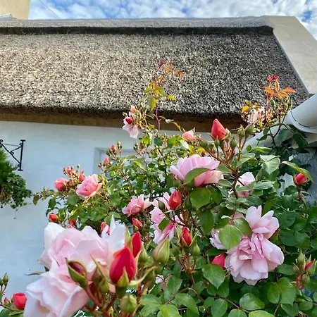 Oranuisce Thatch * Ballyvaughan