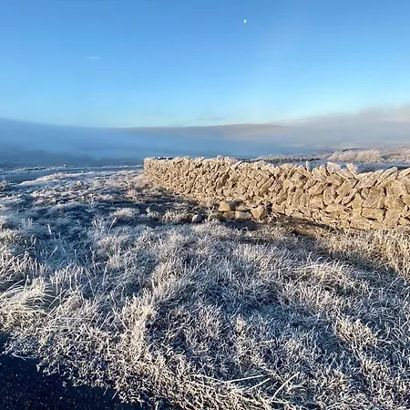 Oranuisce Thatch Semesterbostad *