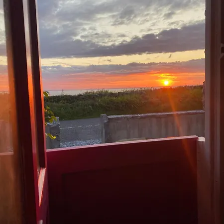 Semesterbostad Oranuisce Thatch