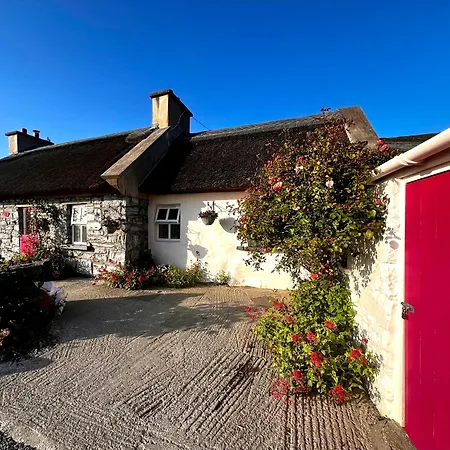 Semesterbostad Oranuisce Thatch Ballyvaughan