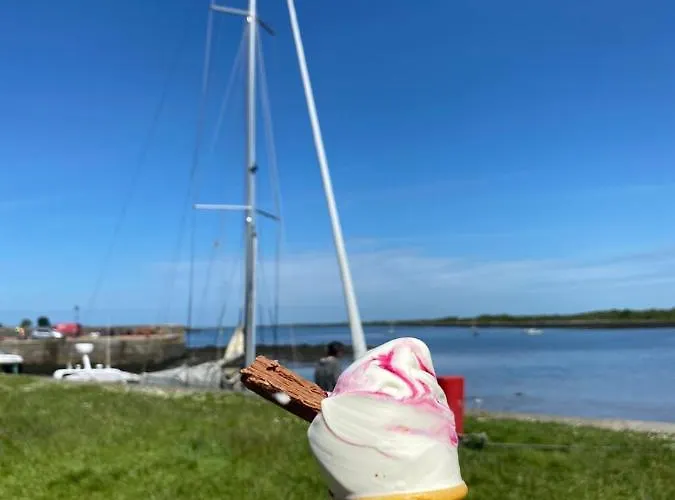 Oranuisce Thatch באליווהן