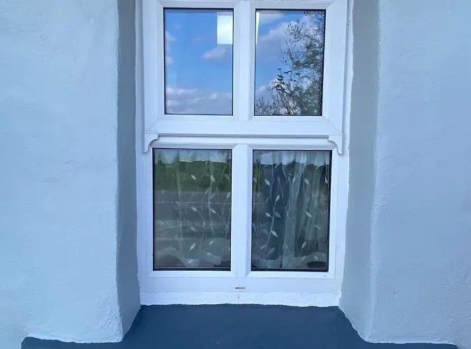 Oranuisce Thatch * Ballyvaughan