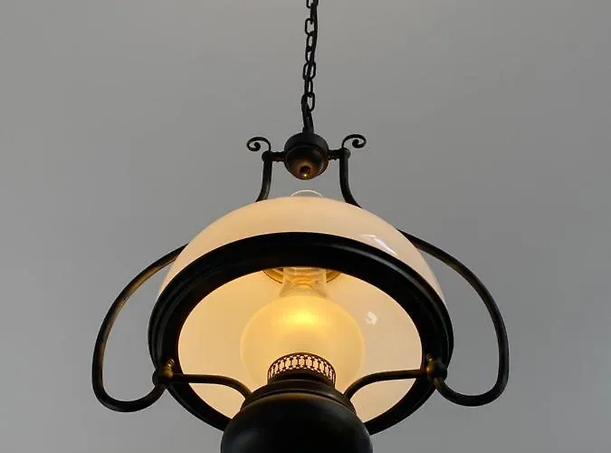 בית נופש Oranuisce Thatch באליווהן